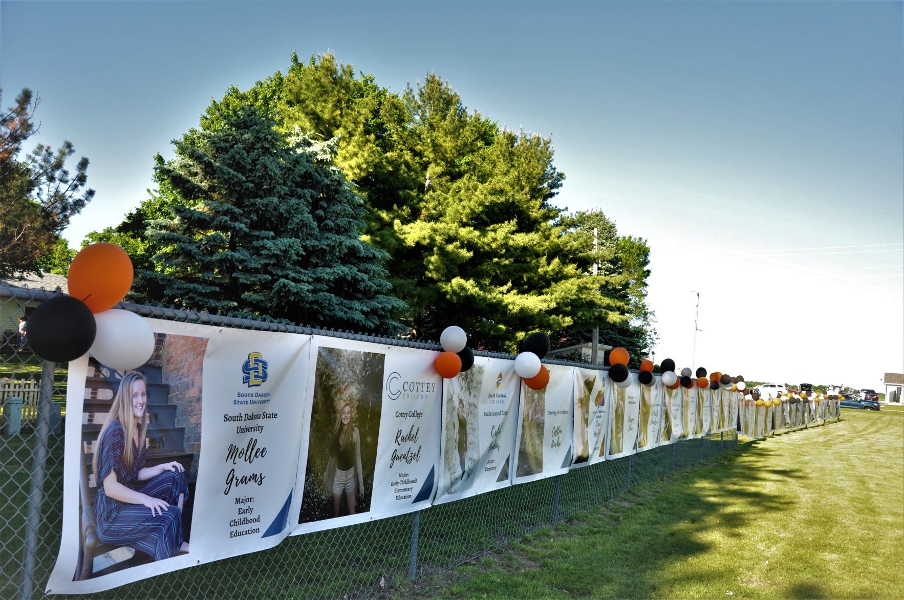 Parade fence.jpg